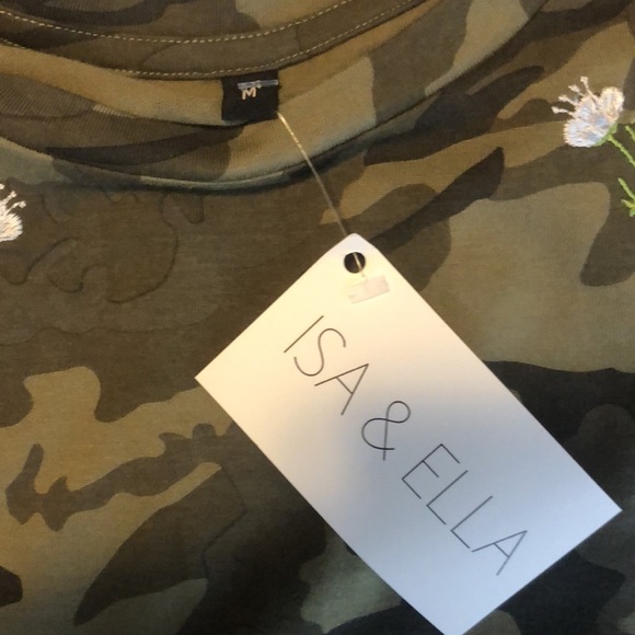 NWOT Floral Embroidered Camouflage Short Sleeve Tee - Picture 5 of 6